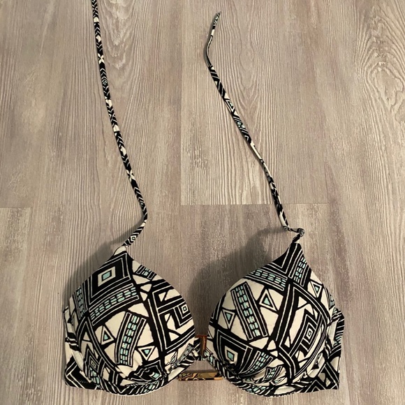 RARE Victoria’s Secret Bombshell Bikini Top 32D - Picture 2 of 7